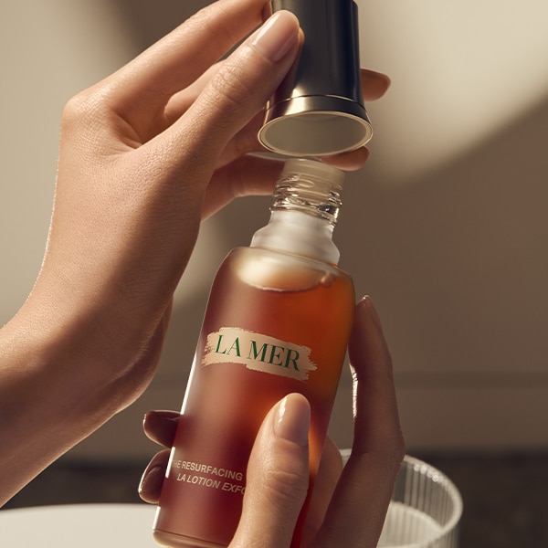 The Resurfacing Treatment | Glowing Liquid Exfoliator | La Mer